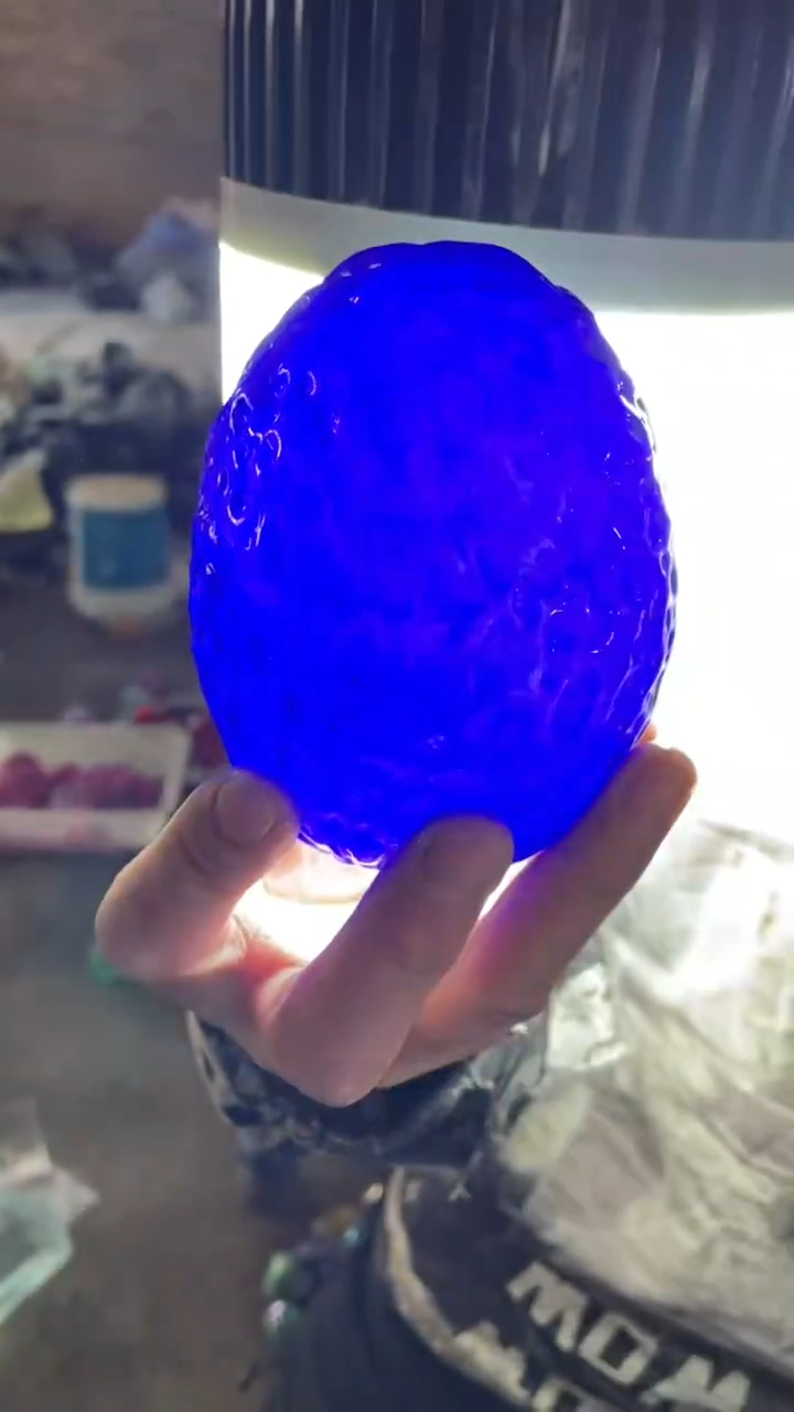 新疆五彩石原石摆件