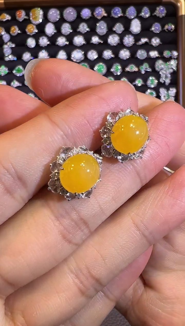 【闪购商品】翡翠耳饰18K金镶嵌高冰柠檬黄大蛋面耳包