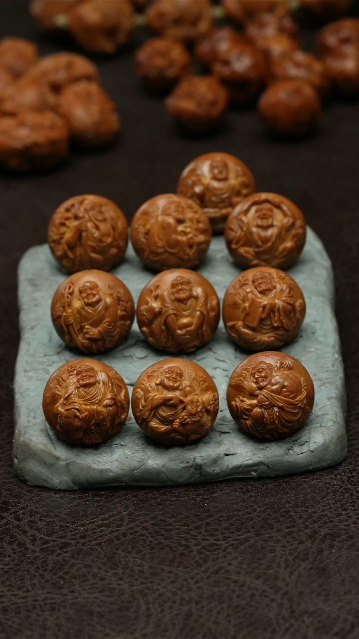 【闪购商品】橄榄核吊坠2。5铁核十八罗汉