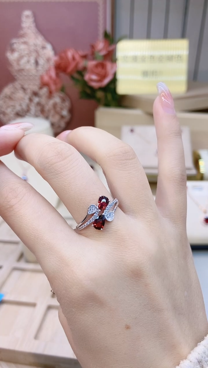 【闪购商品】石榴石戒指银S925镶嵌沉鱼落雁/白