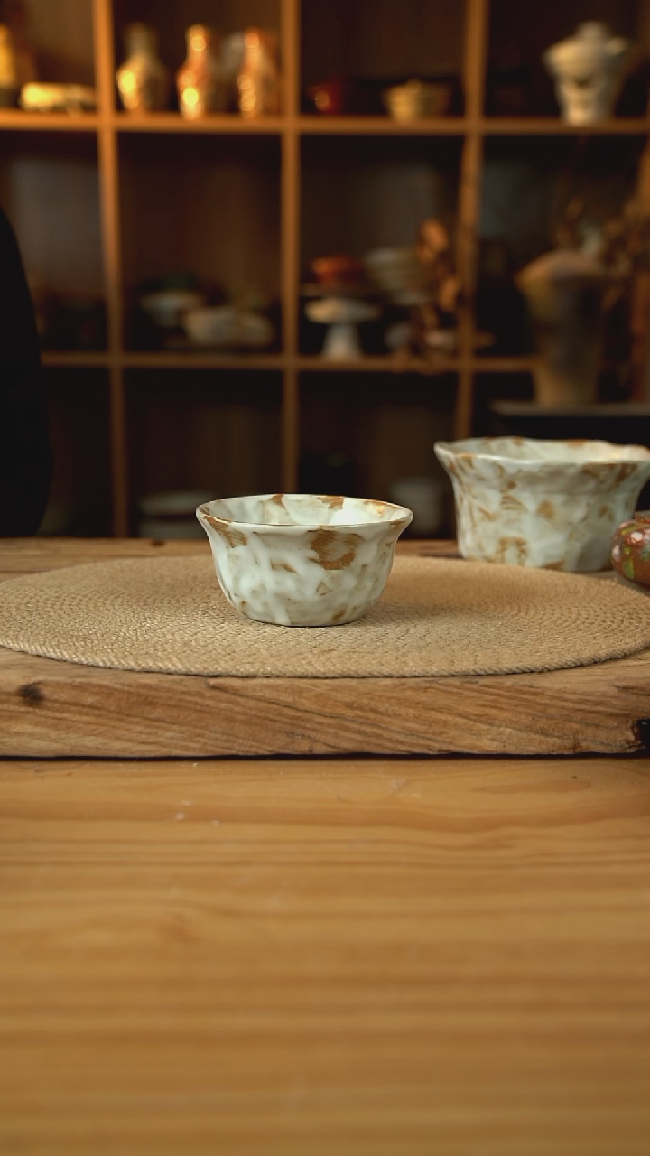 粉影系列的手捏喇叭碗1个