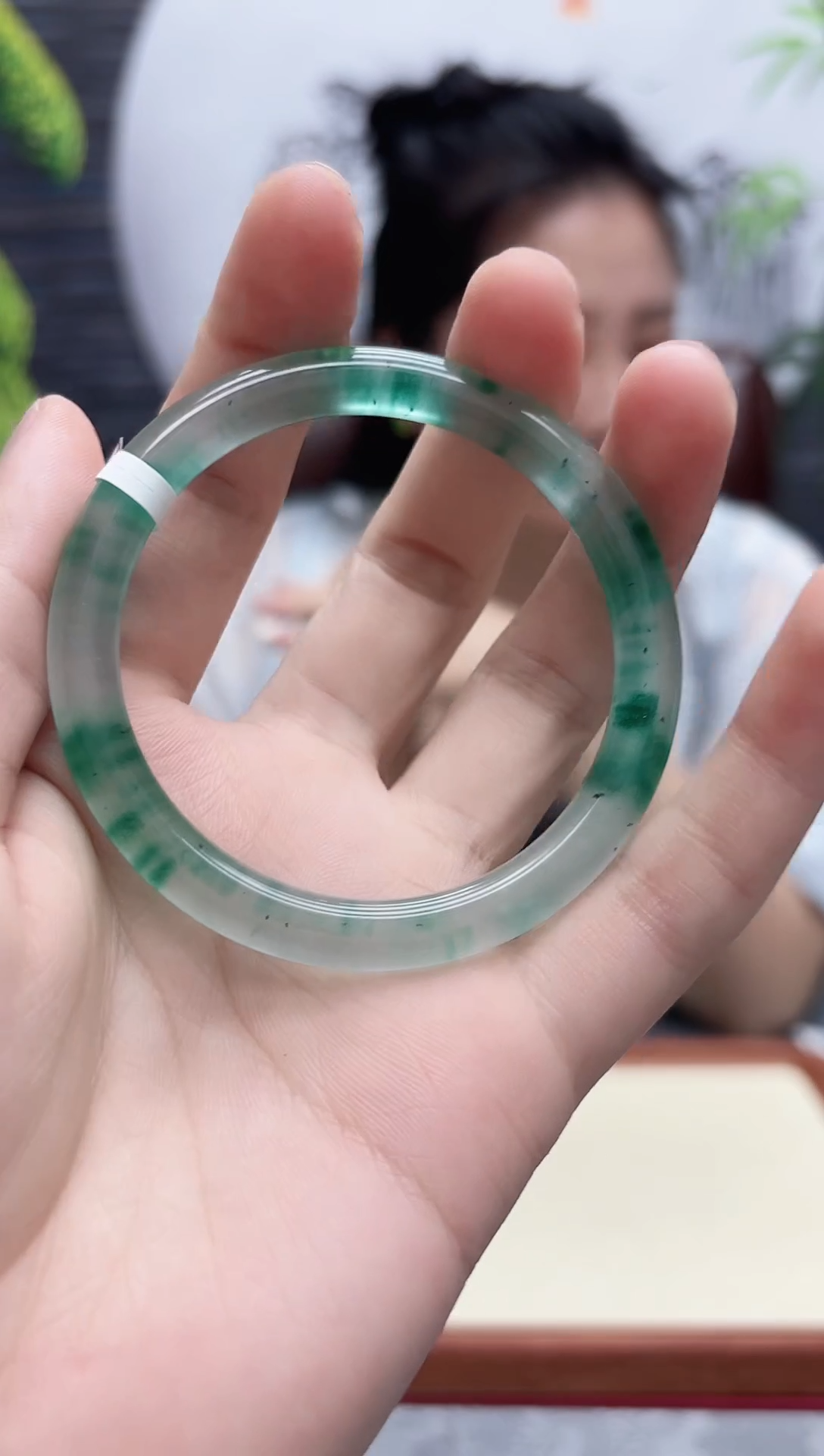 翡翠手镯未镶嵌飘蓝花叮当镯（客服备注圈口）