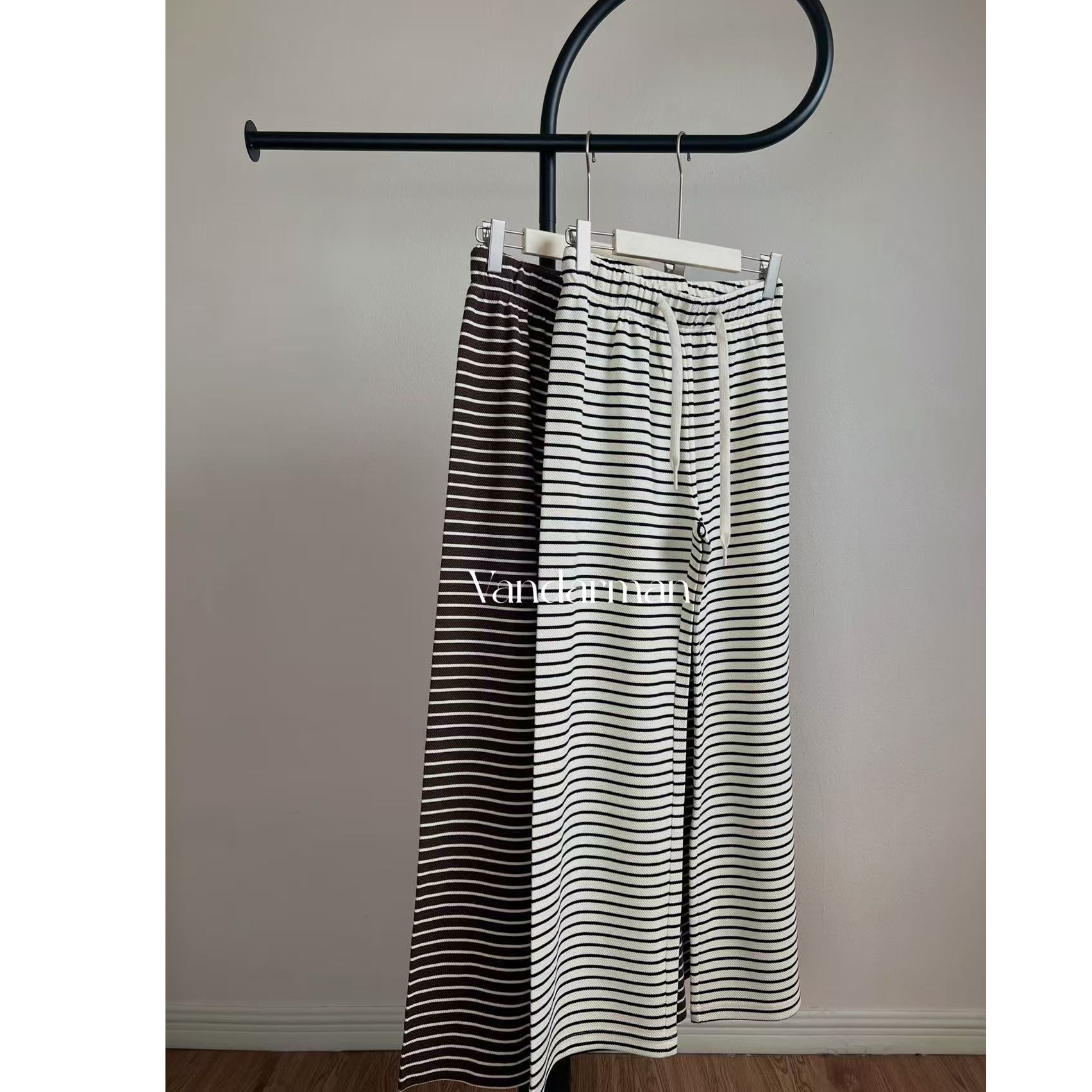 春季拖地高腰阔腿裤慵懒风秋冬黑白休闲裤长裤条纹垂感抽绳宽松