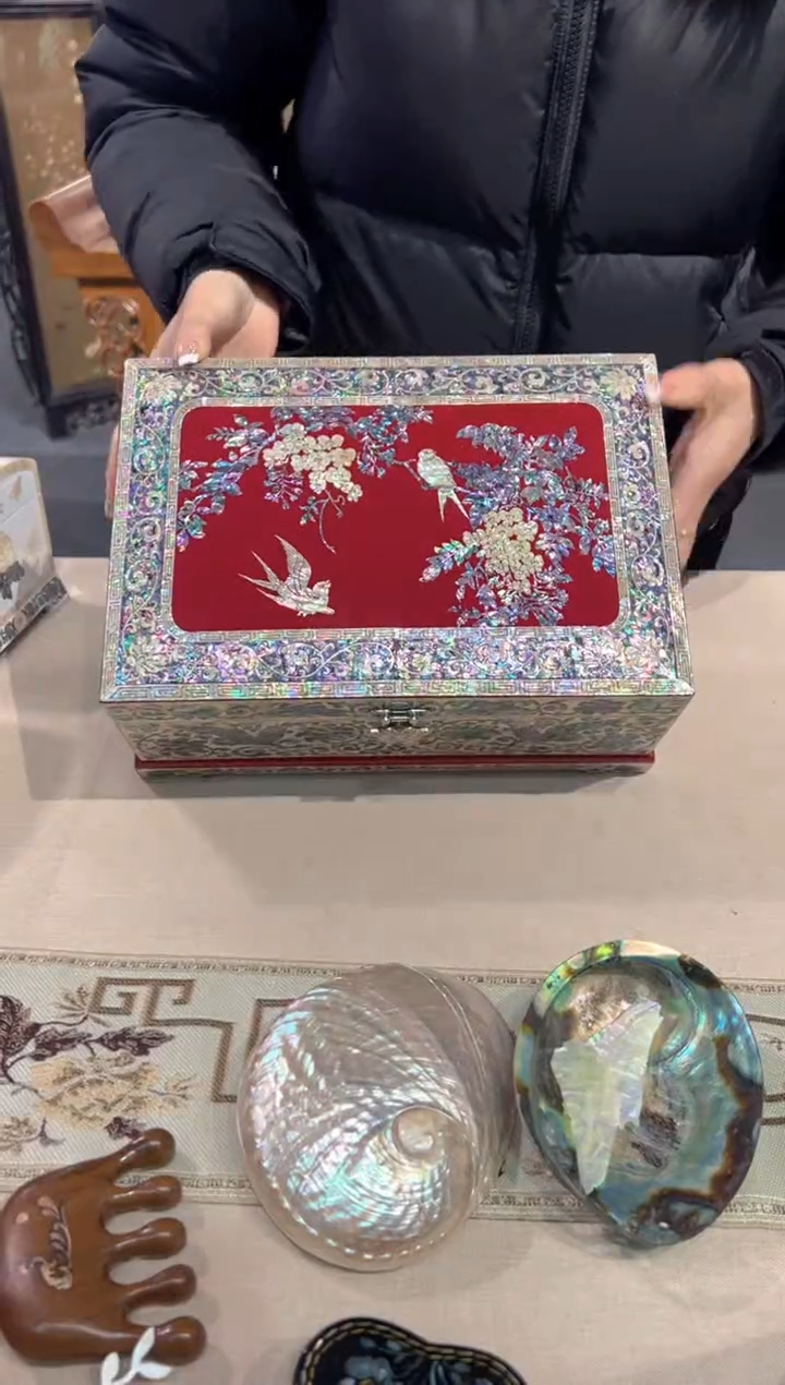 【闪购商品】按扣绒布底·弘贝雅螺钿漆器文化馆