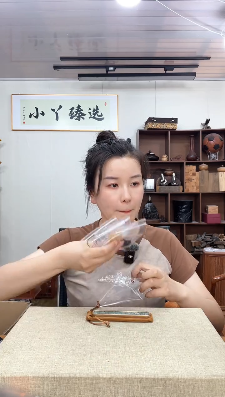 乌木类端景台603花塑料5.5*7串（27颗珠子）木