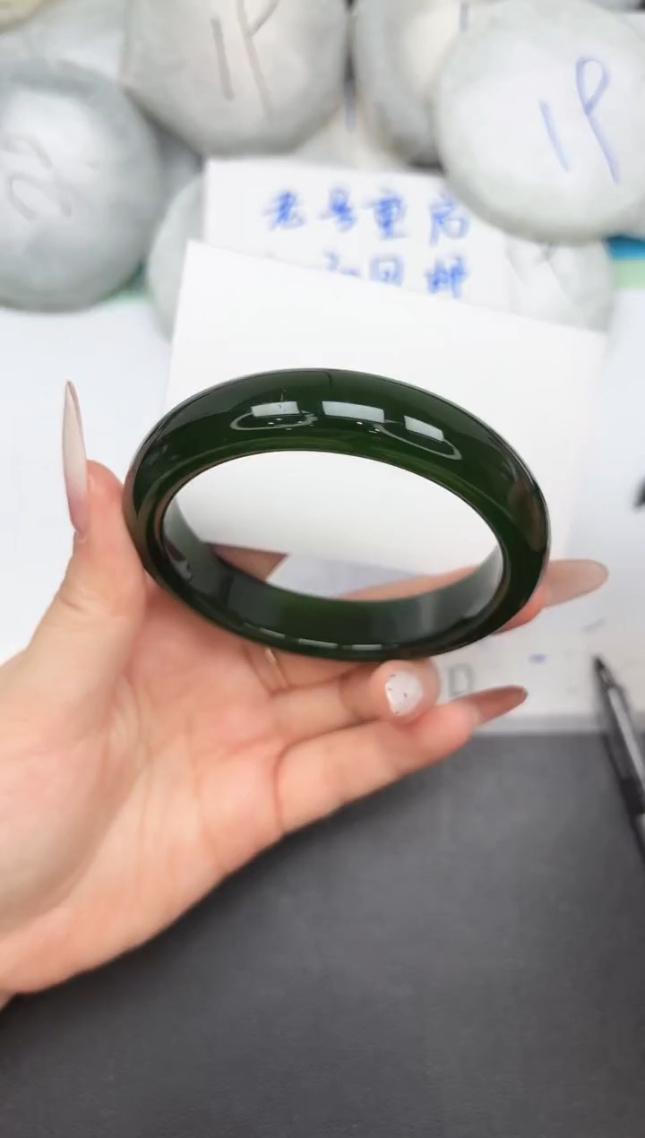 未镶嵌手镯石英质玉A210/64.9