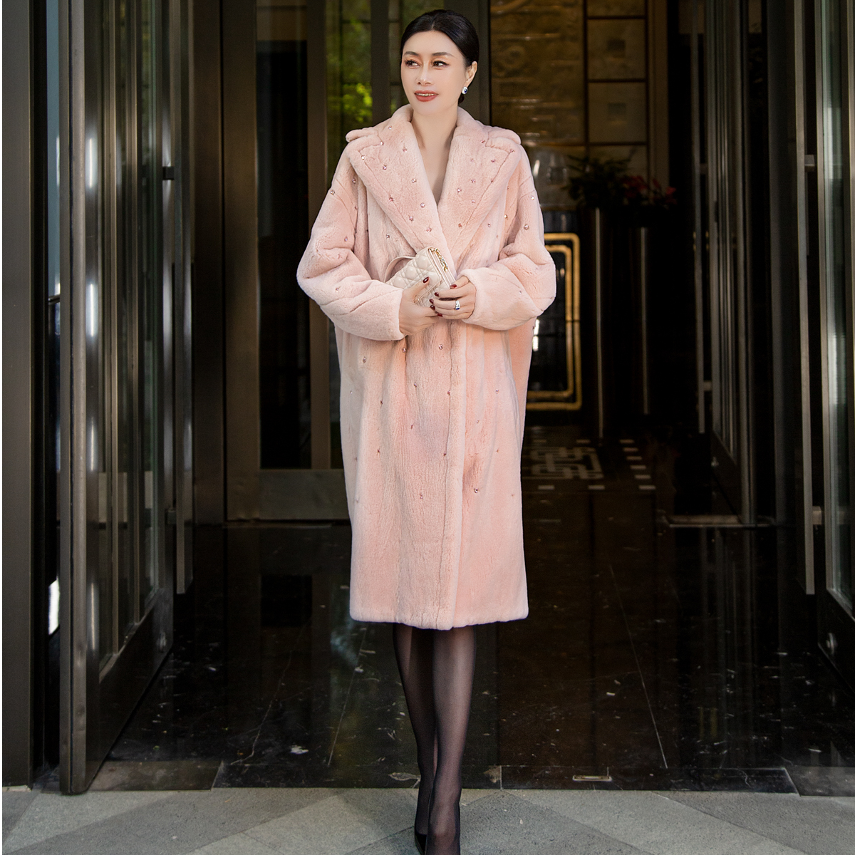 EDFNOT/杨红霞汝意BD果冻粉长款水水大衣