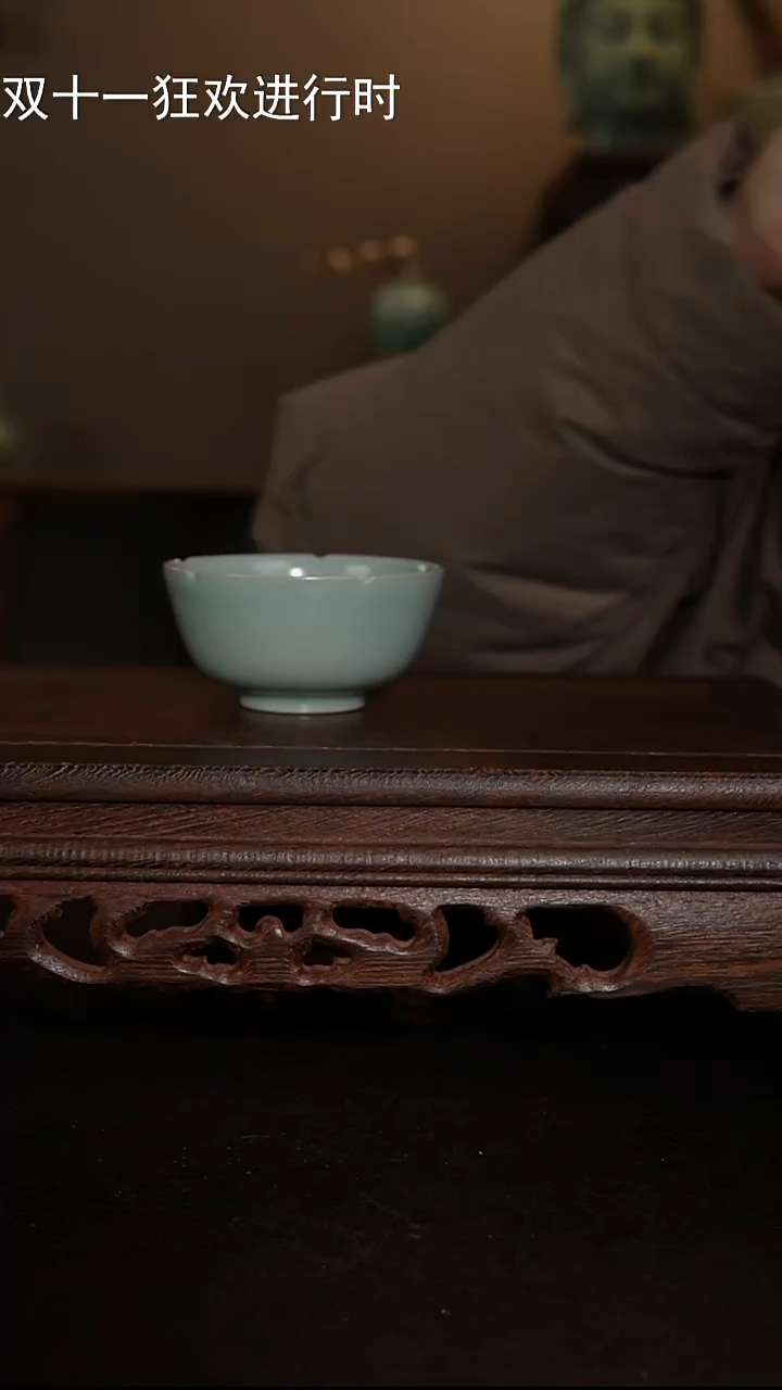 摆件瓷王国奇手工葵口杯 印章