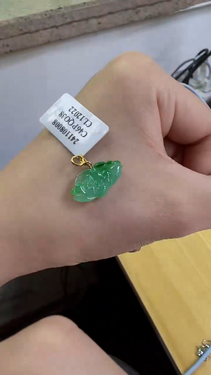 【闪购商品】翡翠颈饰18K金镶嵌我