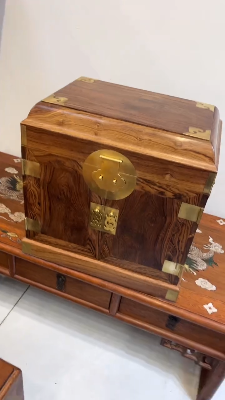 【闪购商品】贡木黄花梨素面大官箱