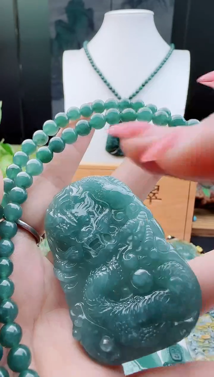 【闪购商品】翡翠颈饰未镶嵌多样性随机一件发货