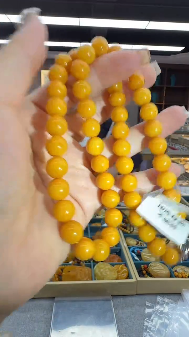 琥珀颈饰未镶嵌107秒拍号 假一罚三 