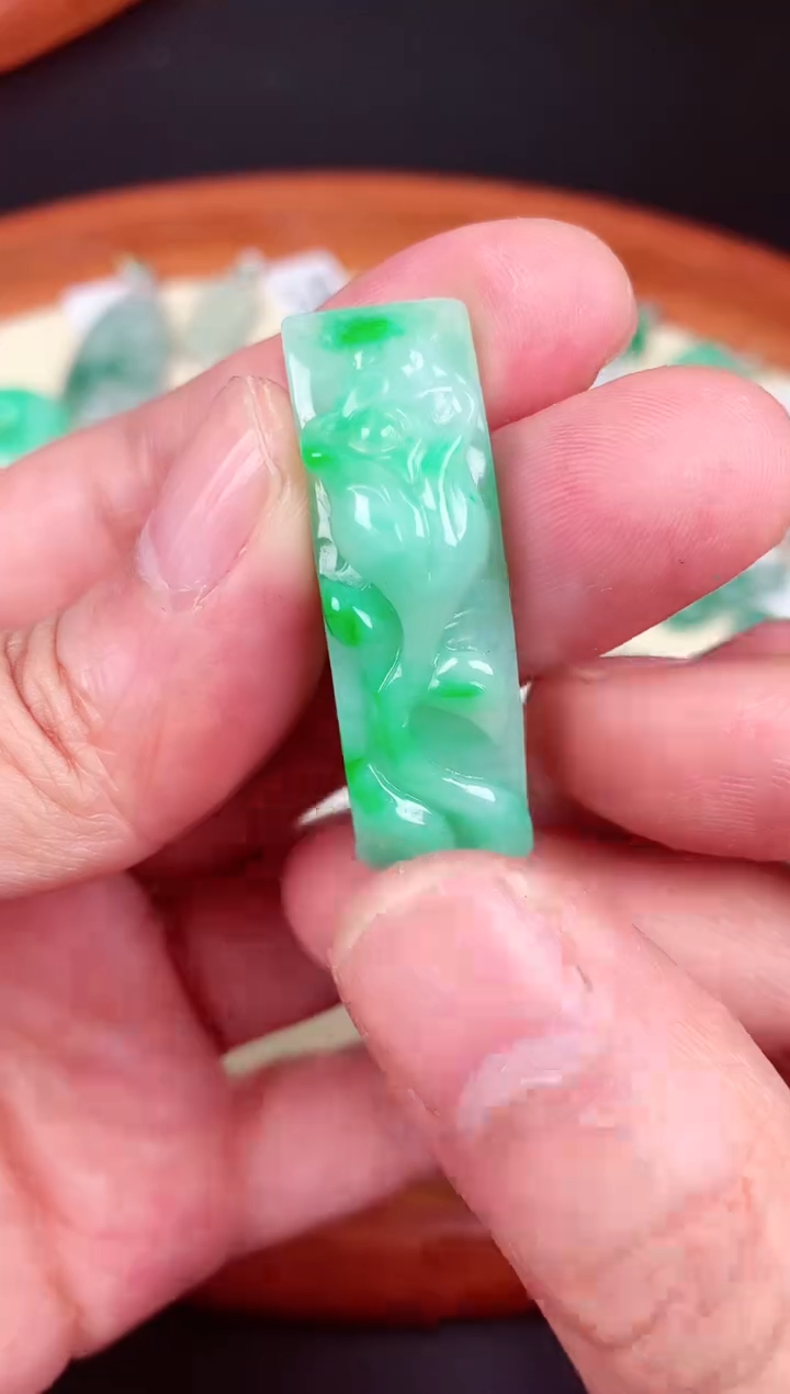 【闪购商品】翡翠吊坠(不含链)未镶嵌天然缅甸A货翡翠