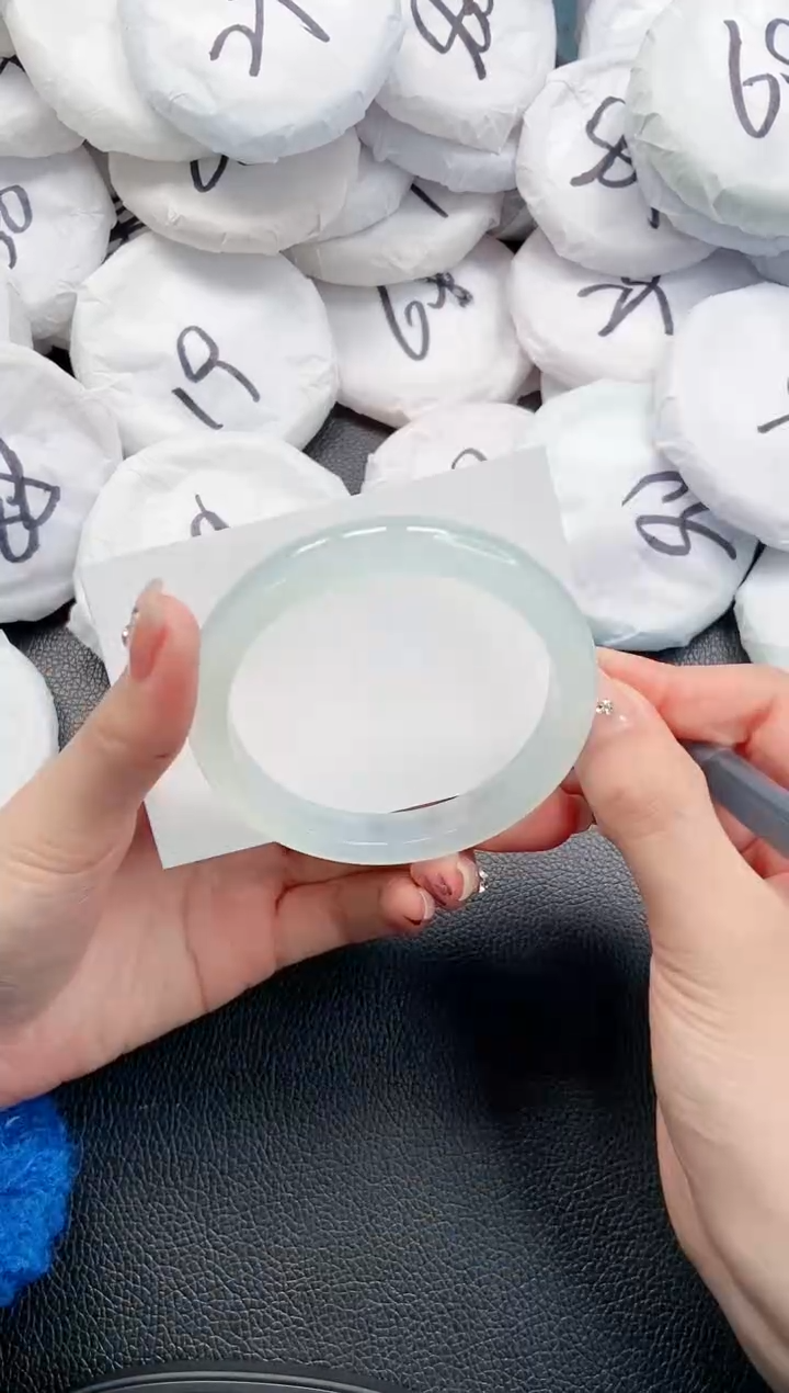 【闪购商品】石英质玉手镯未镶嵌 18L115-57