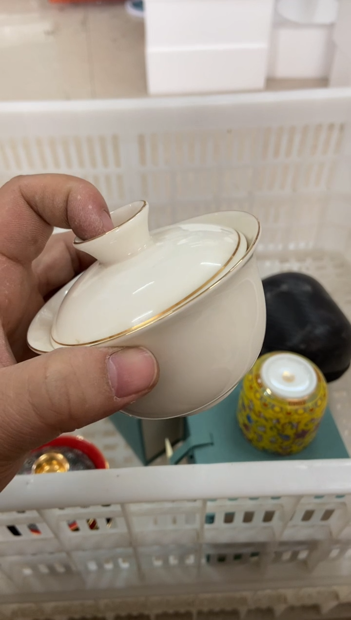 无运费险有瑕疵的摄影的产品有使用过的痕迹有点脏介意勿拍