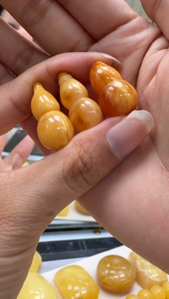 未镶嵌颈饰琥珀多样性发一