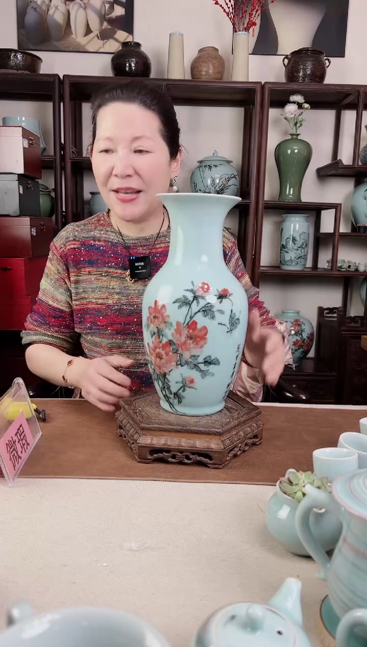 【闪购商品】杯釉中彩 牡丹画 观音瓶B