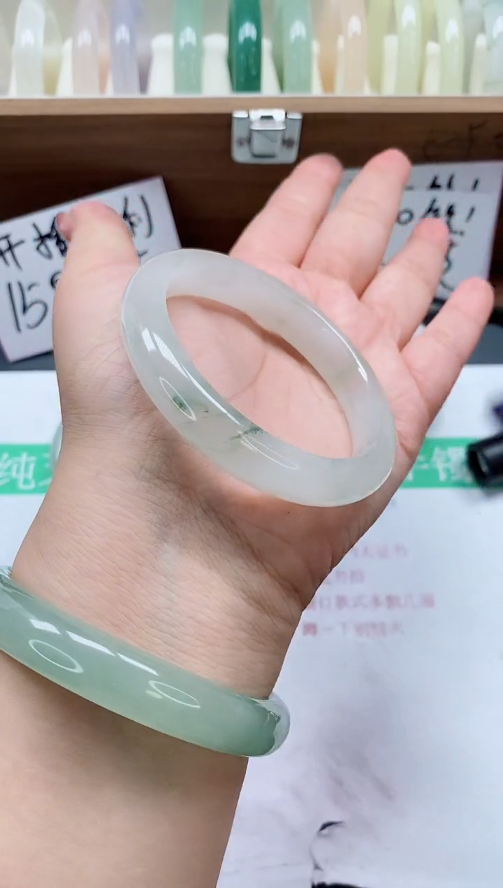 未镶嵌手镯石英质玉224/56-57