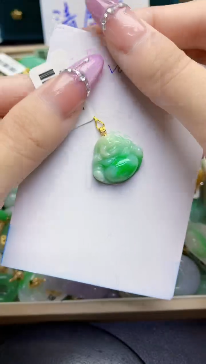 翡翠18K金镶嵌颈饰缅甸天然翡翠A货