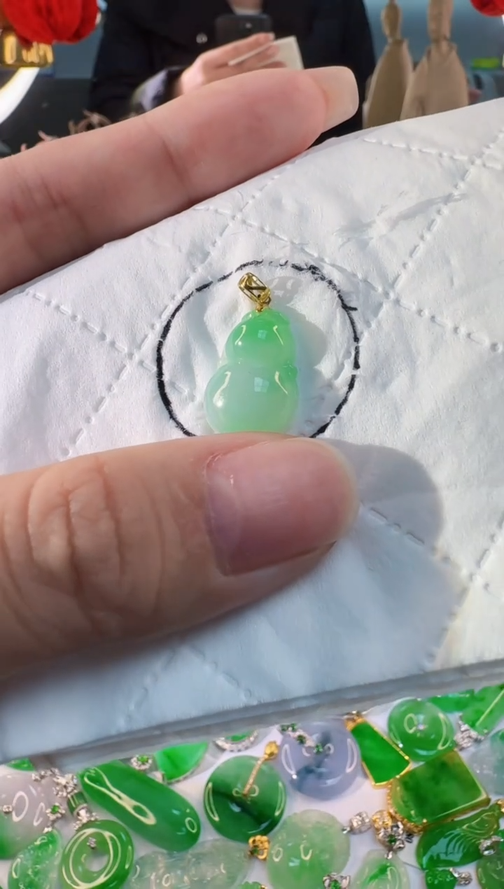 【闪购商品】翡翠颈饰18K金镶嵌缅甸翡翠A挂件