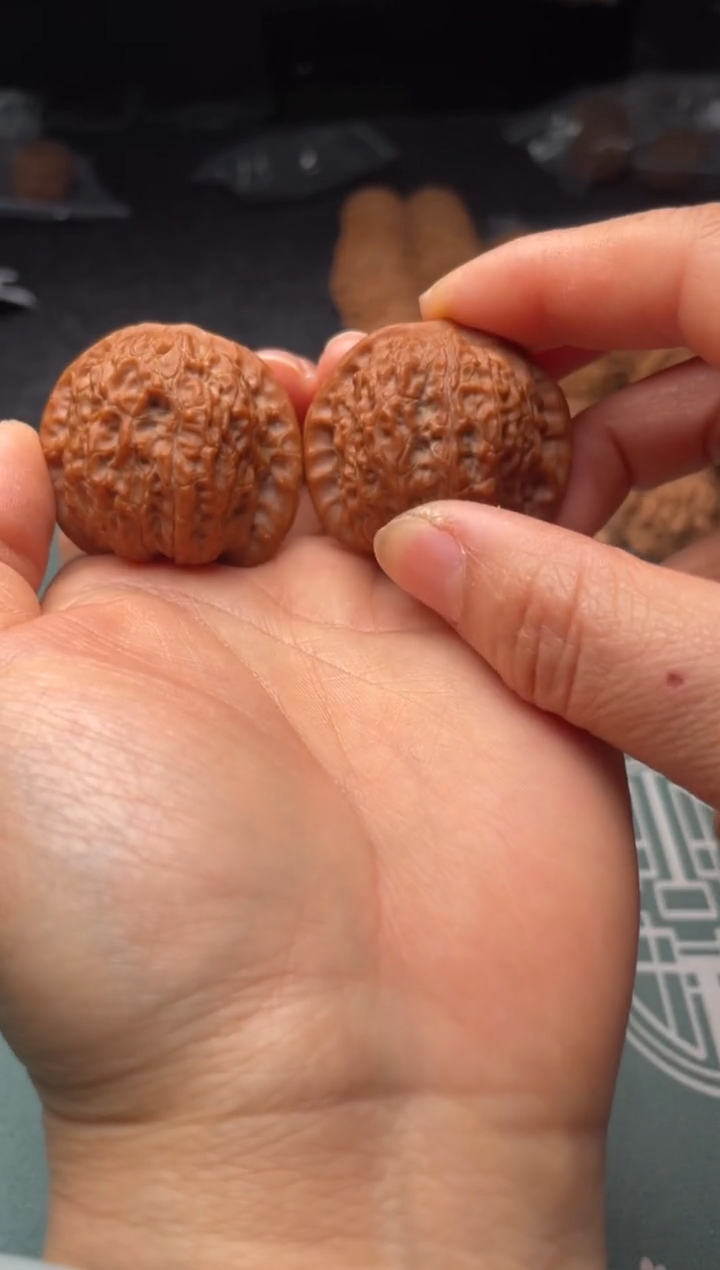 把件文玩核桃w48   血麒麟 38尺