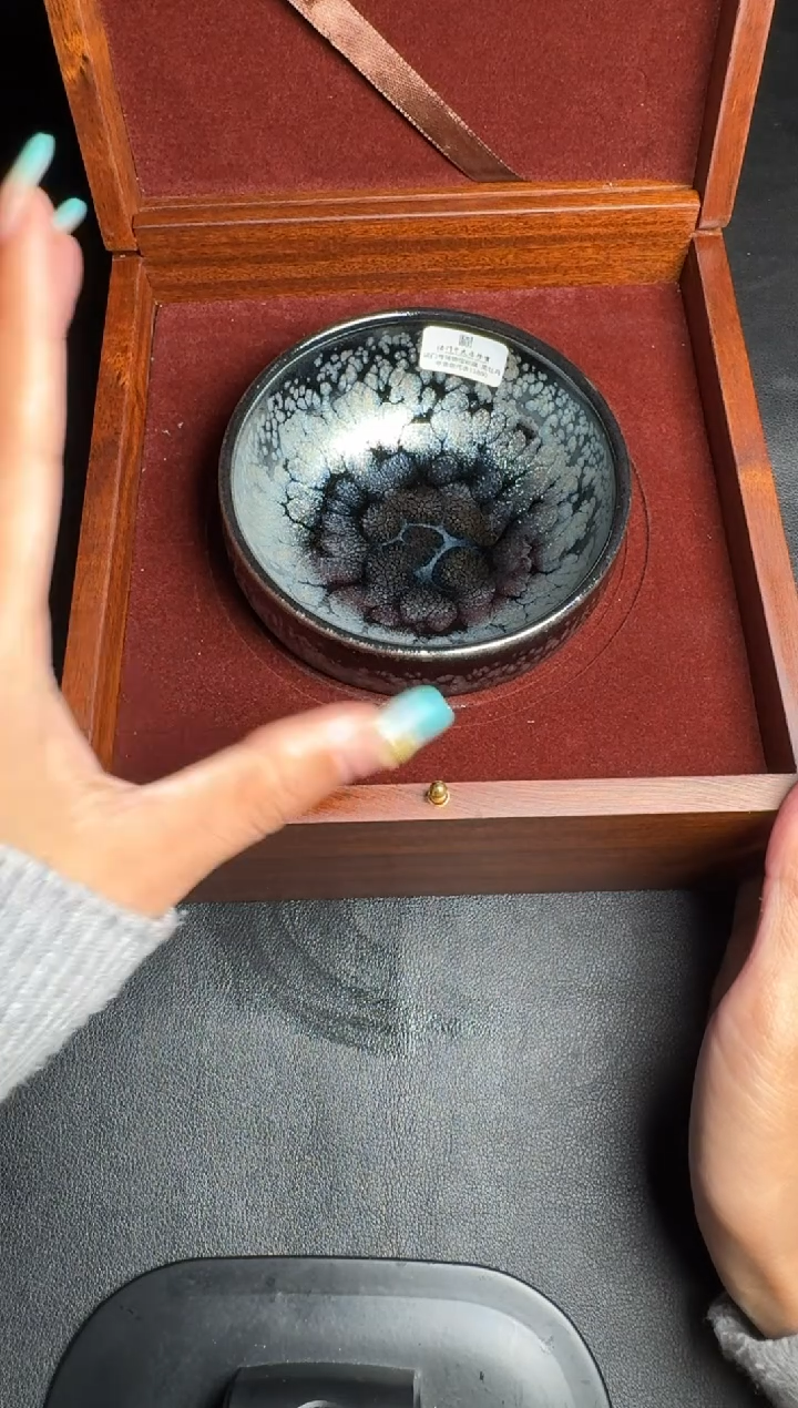 茶盏阙梅娇黑牡丹77