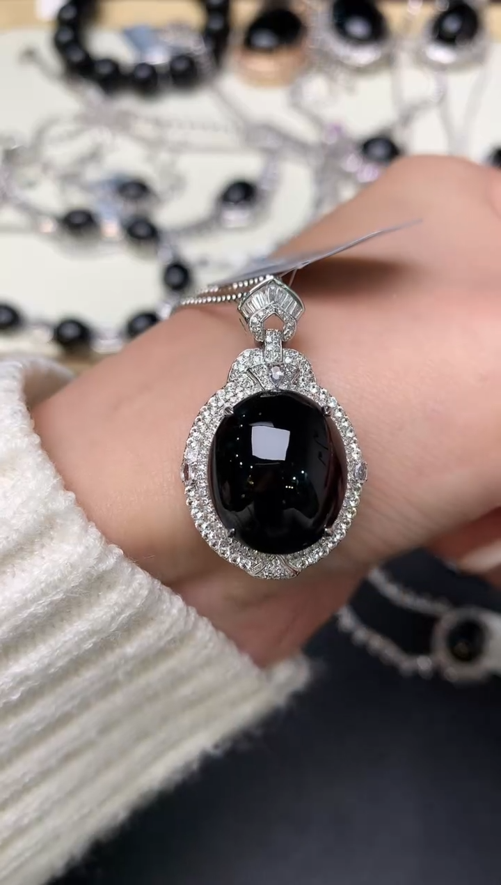 【闪购商品】翡翠颈饰18K金镶嵌142-蛋面 