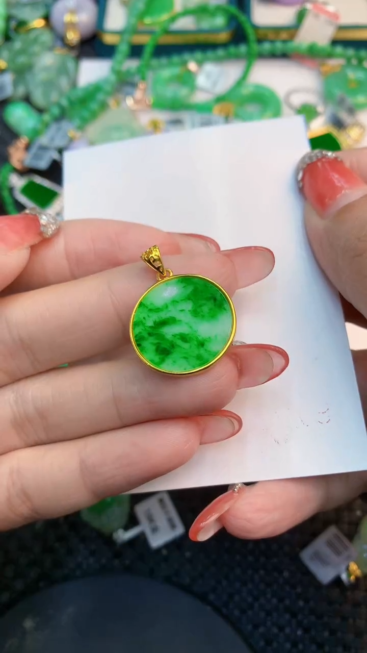 颈饰未镶嵌翡翠1