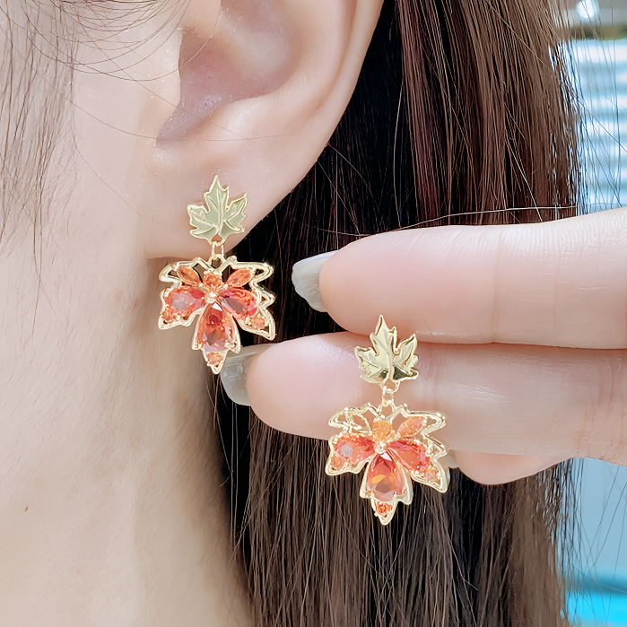 铜合金合成锆石耳饰 红色枫叶耳环秋冬高级感耳饰女小众设计感