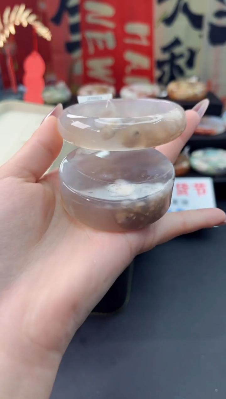 【闪购商品】石英质玉手镯未镶嵌赠送镯心（57圈口）