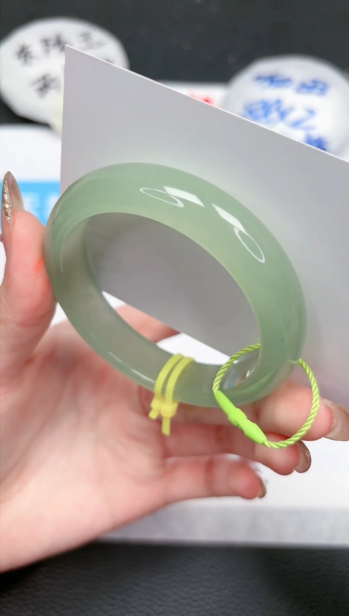 【闪购商品】石英质玉手镯未镶嵌40-56.8