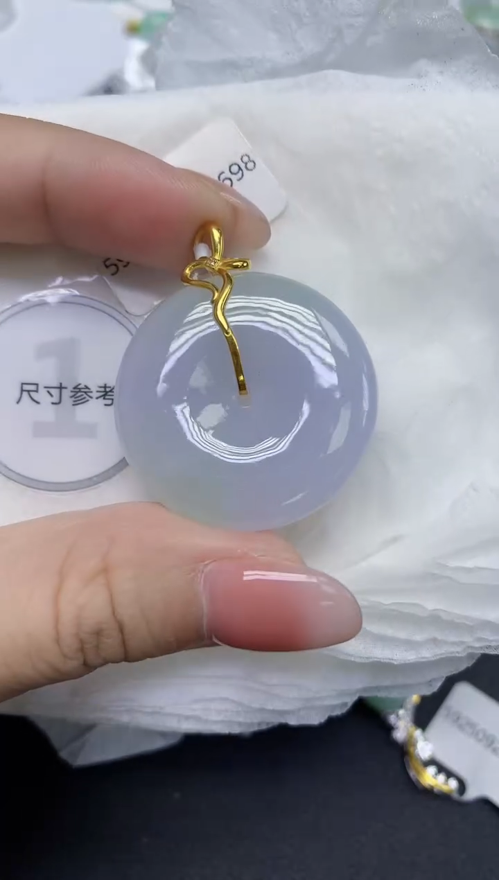 颈饰18K金镶嵌翡翠天然缅甸翡翠A货多样性发一件
