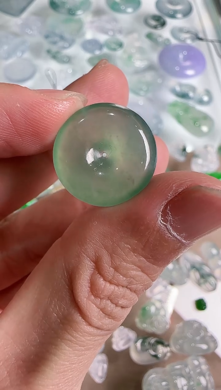 【闪购商品】翡翠吊坠(不含链)未镶嵌··