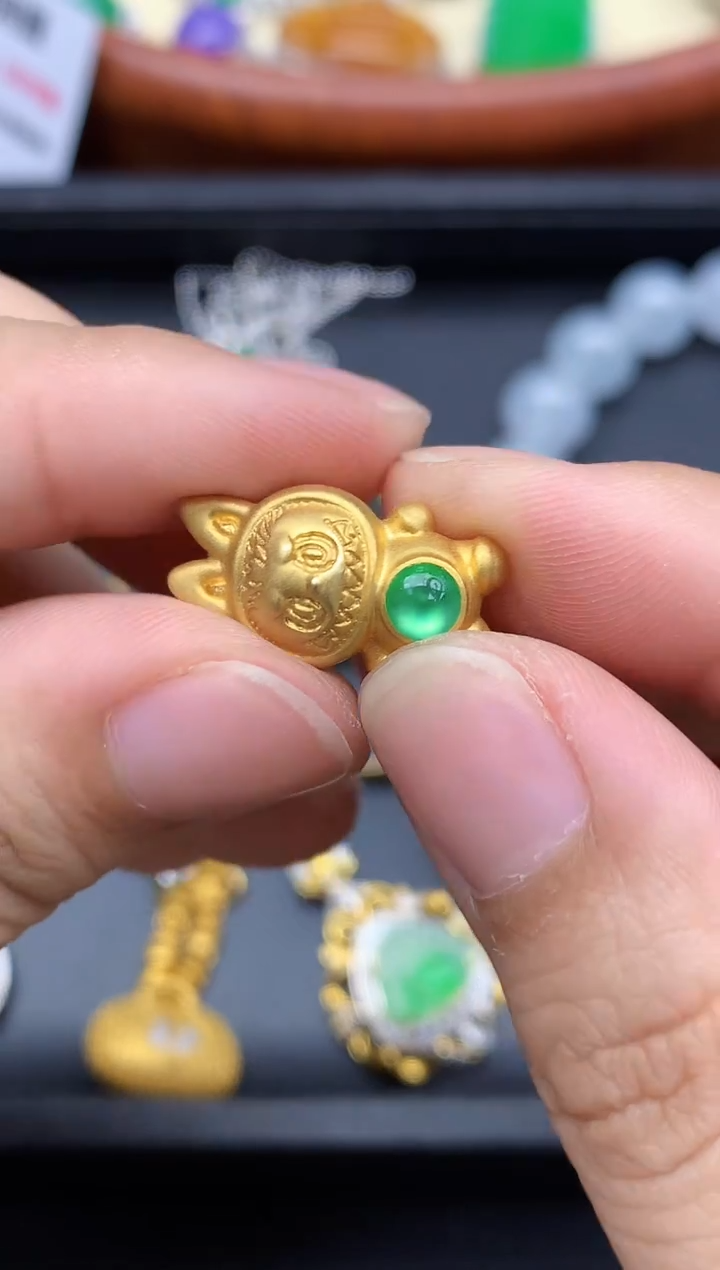 颈饰18K金镶嵌翡翠670-中国好珍宝