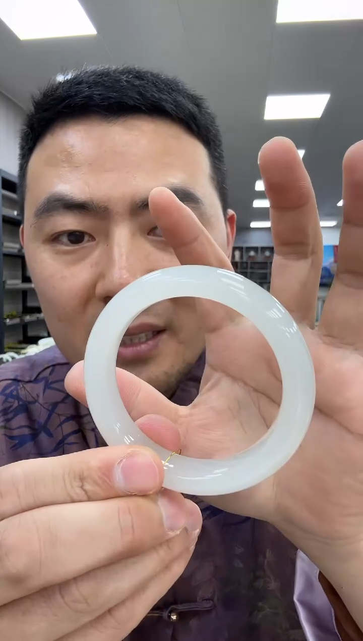 【闪购商品】和田玉手镯未镶嵌55-56  121