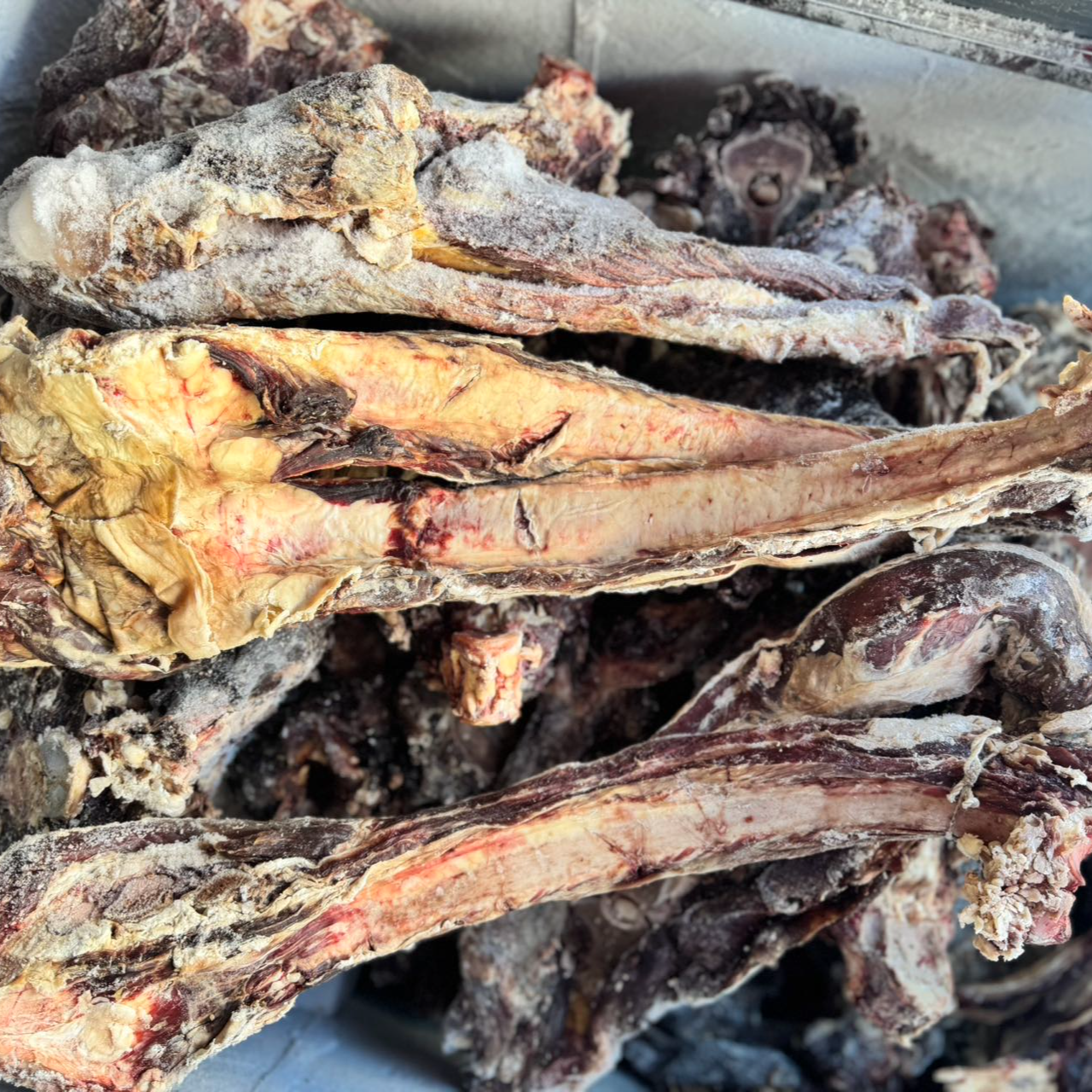 【包邮现货现称】新疆本地草膘风干牛肉（连骨）