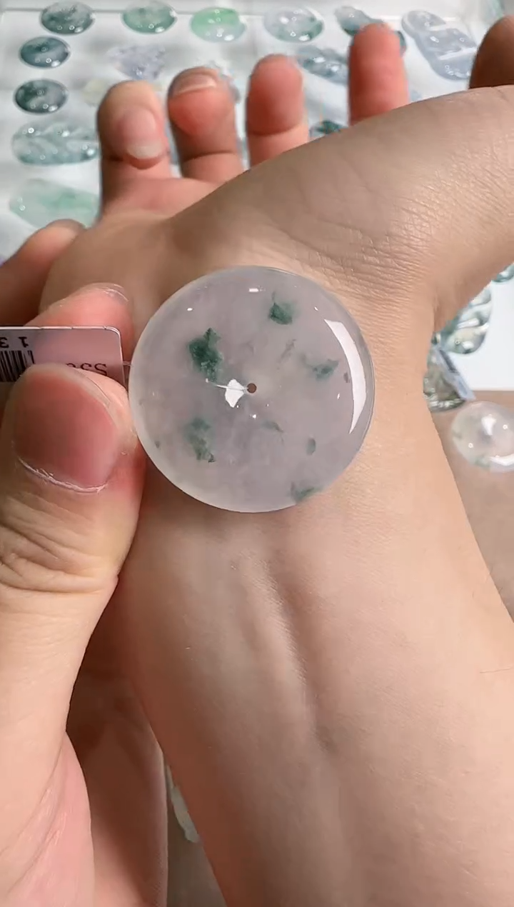 【闪购商品】翡翠吊坠(不含链)未镶嵌..