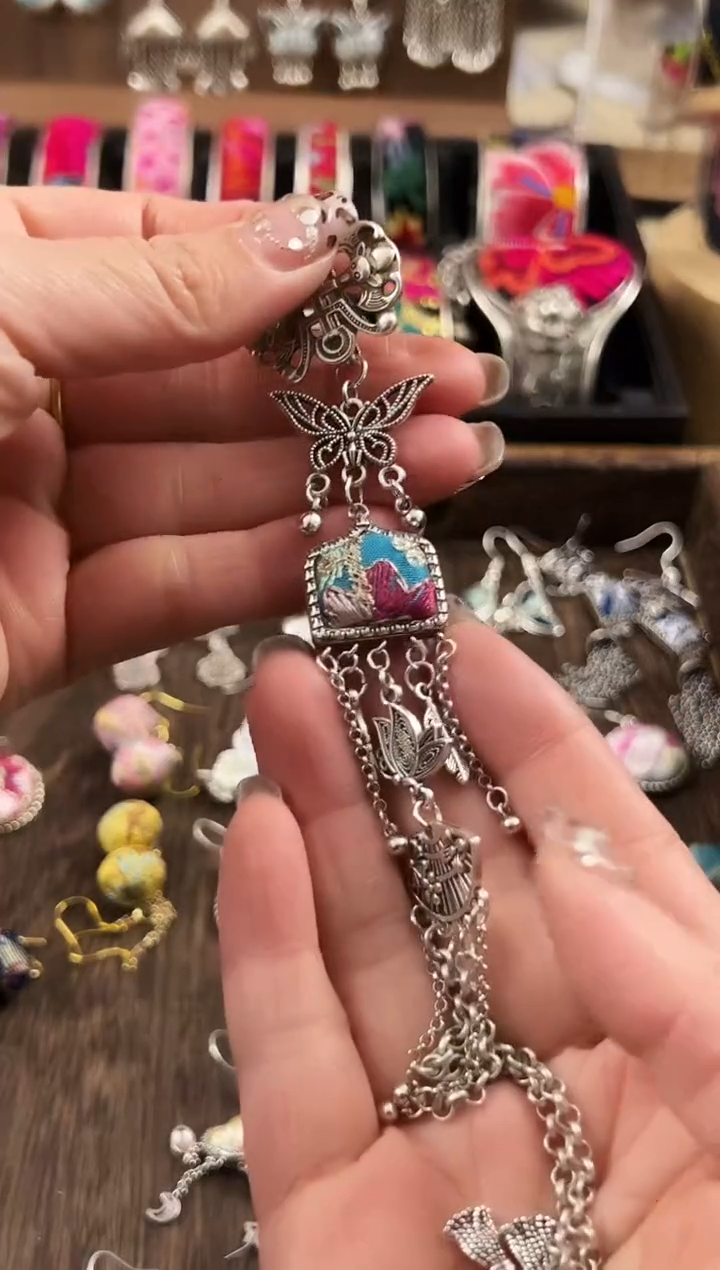 【闪购商品】织绣民族风老绣饰品036