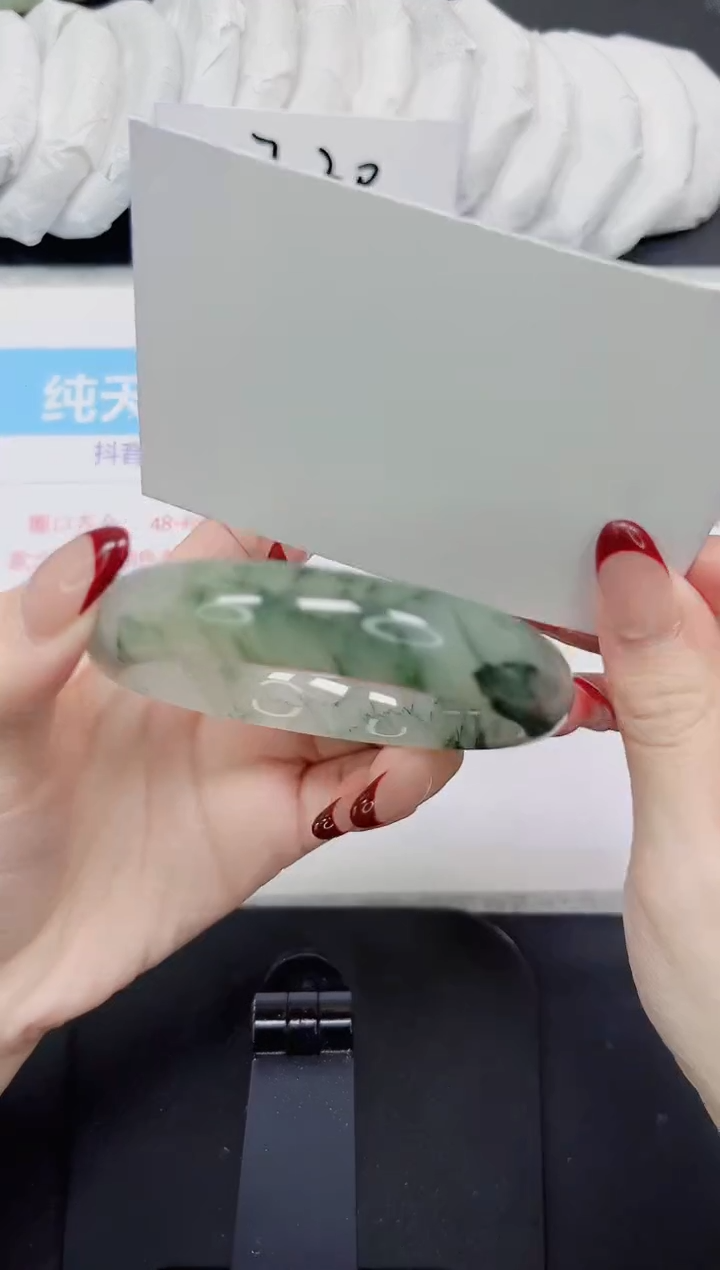 【闪购商品】石英质玉手镯未镶嵌409