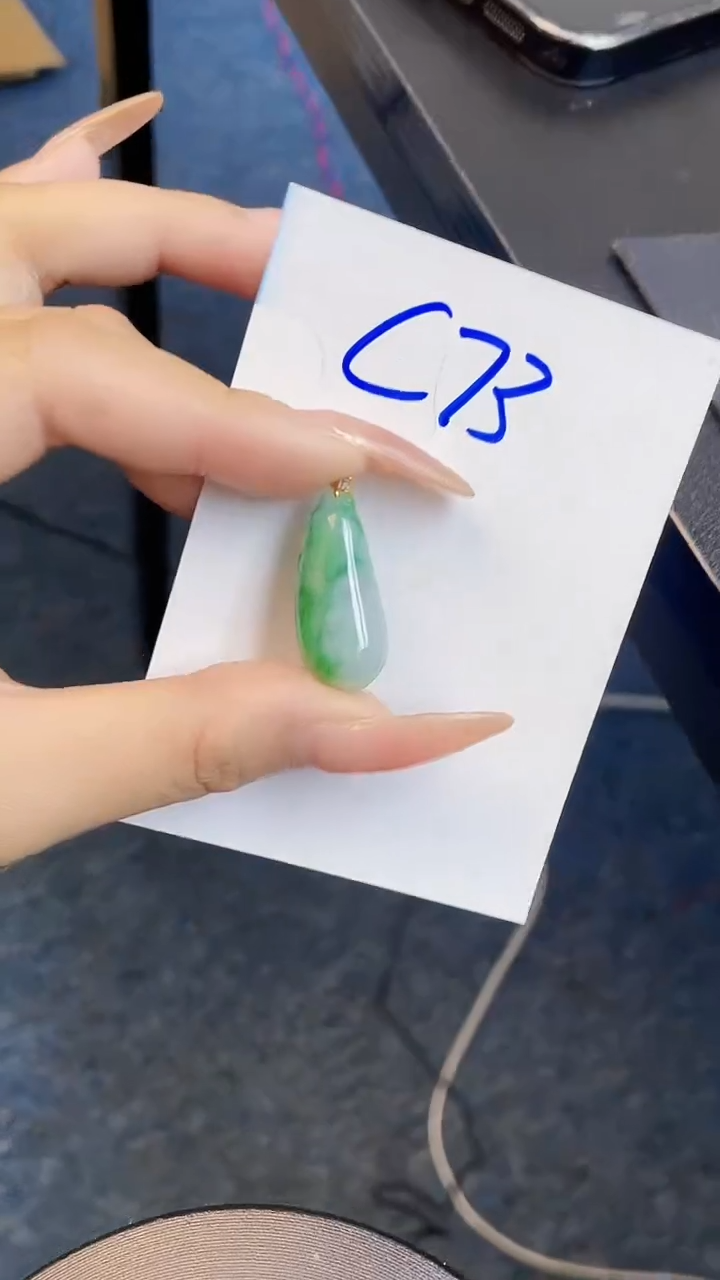 【闪购商品】翡翠颈饰18K金镶嵌00000000