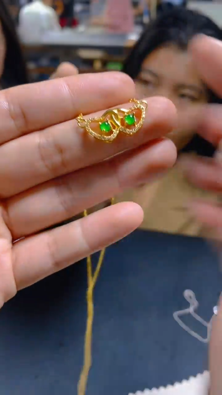 【闪购商品】翡翠吊坠(赠链)未镶嵌0364116180多样性发一