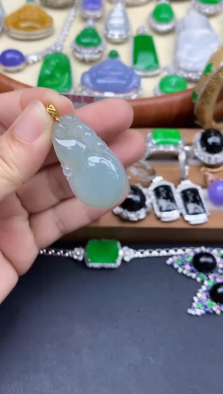 颈饰18K金镶嵌翡翠79-中国好珍宝