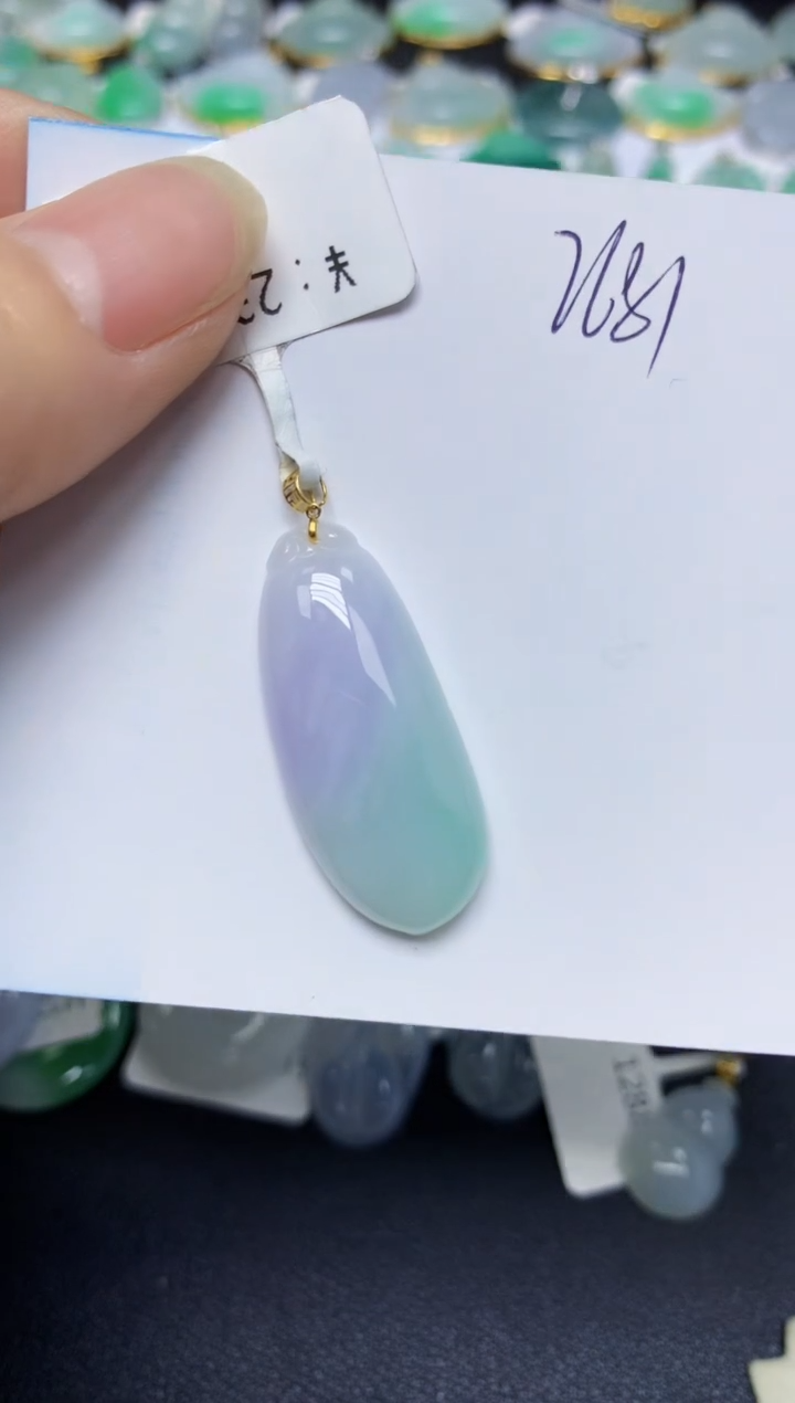 翡翠18K金镶嵌颈饰 天然翡翠A货