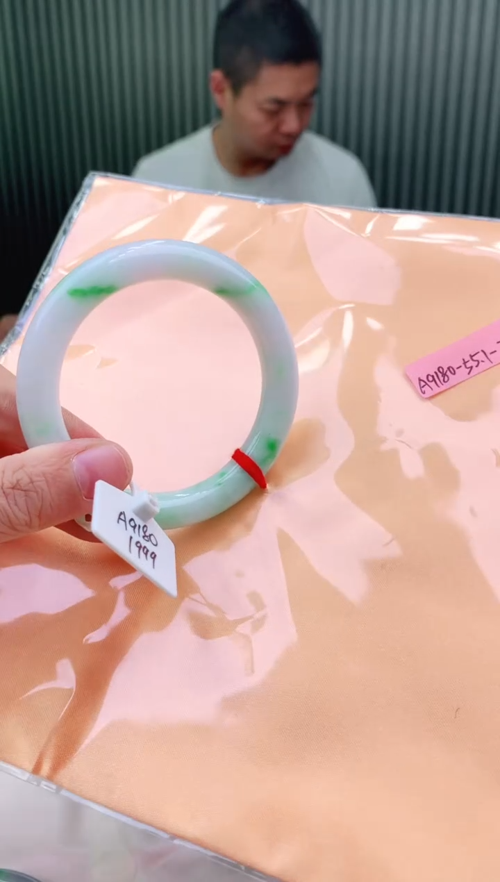 未镶嵌手镯翡翠55