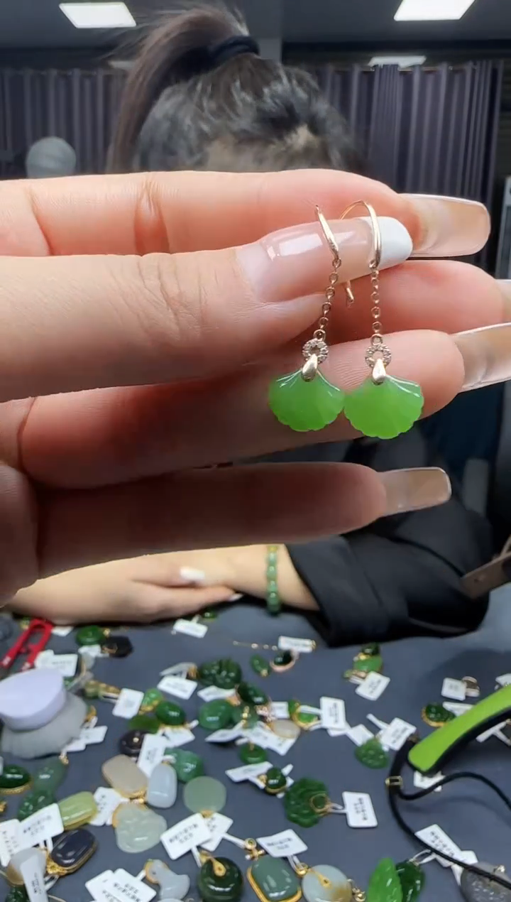 【闪购商品】和田玉耳饰18K金镶嵌1