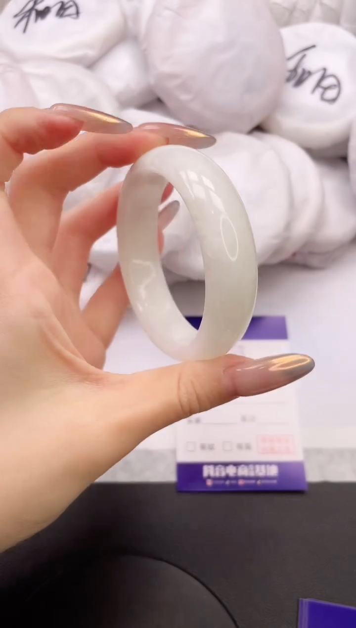 【闪购商品】和田玉手镯未镶嵌12K93-56