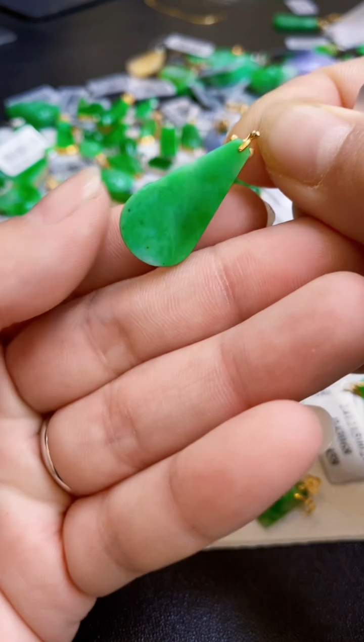 【闪购商品】翡翠颈饰18K金镶嵌无事牌