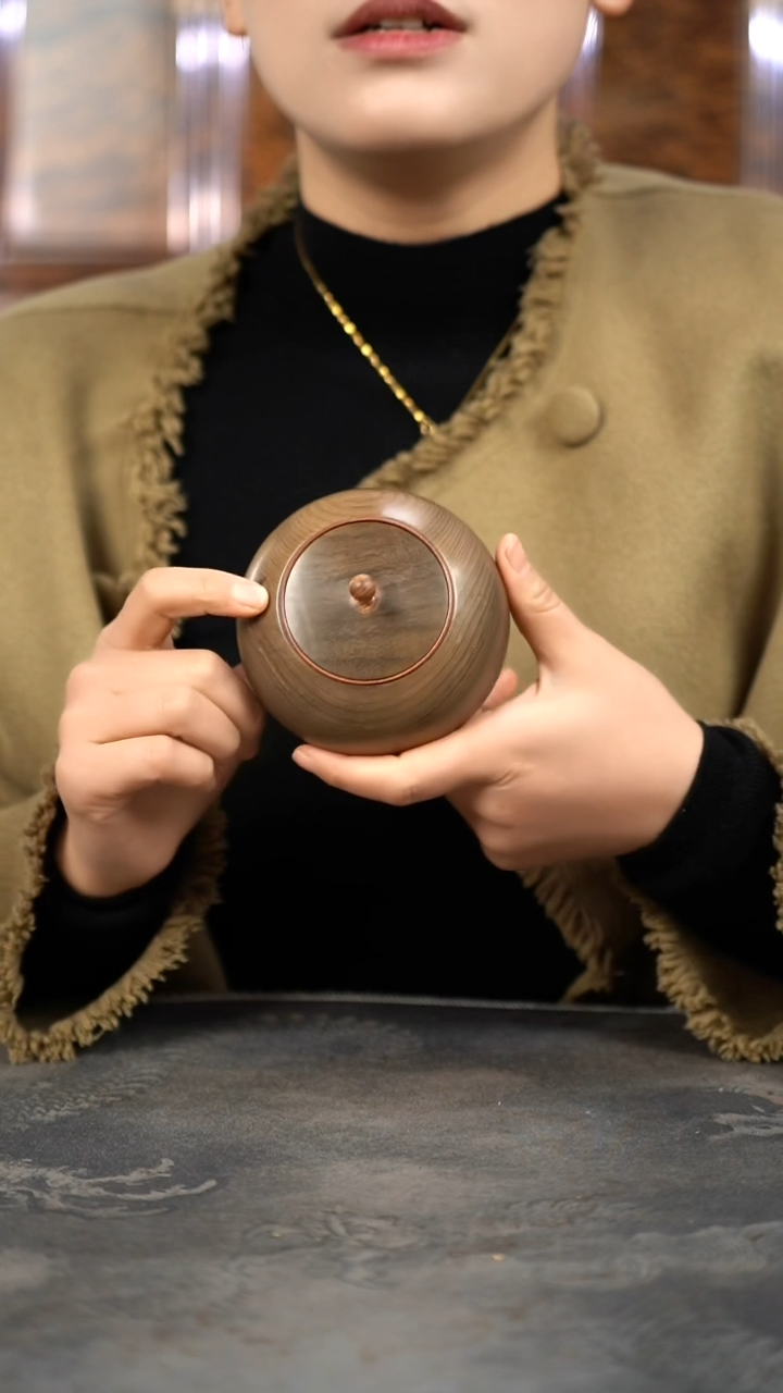 【闪购商品】金丝楠木雕原木精工茶仓醒茶罐302