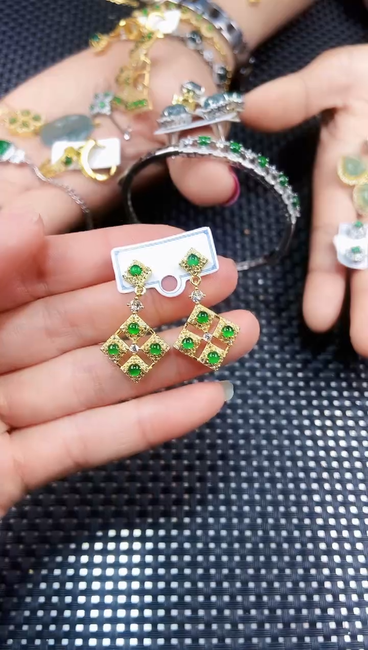 【闪购商品】翡翠耳饰未镶嵌111111111