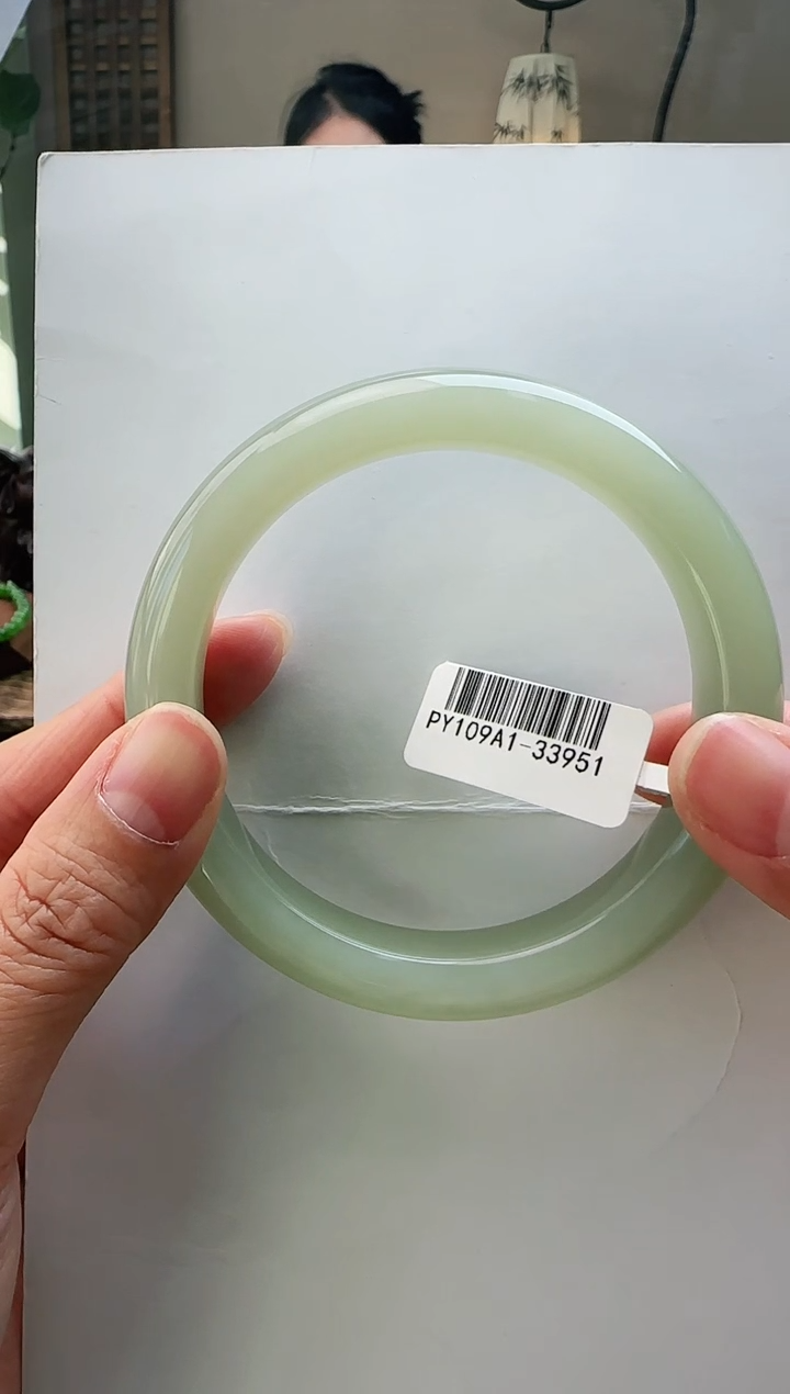 【闪购商品】和田玉手镯未镶嵌61+